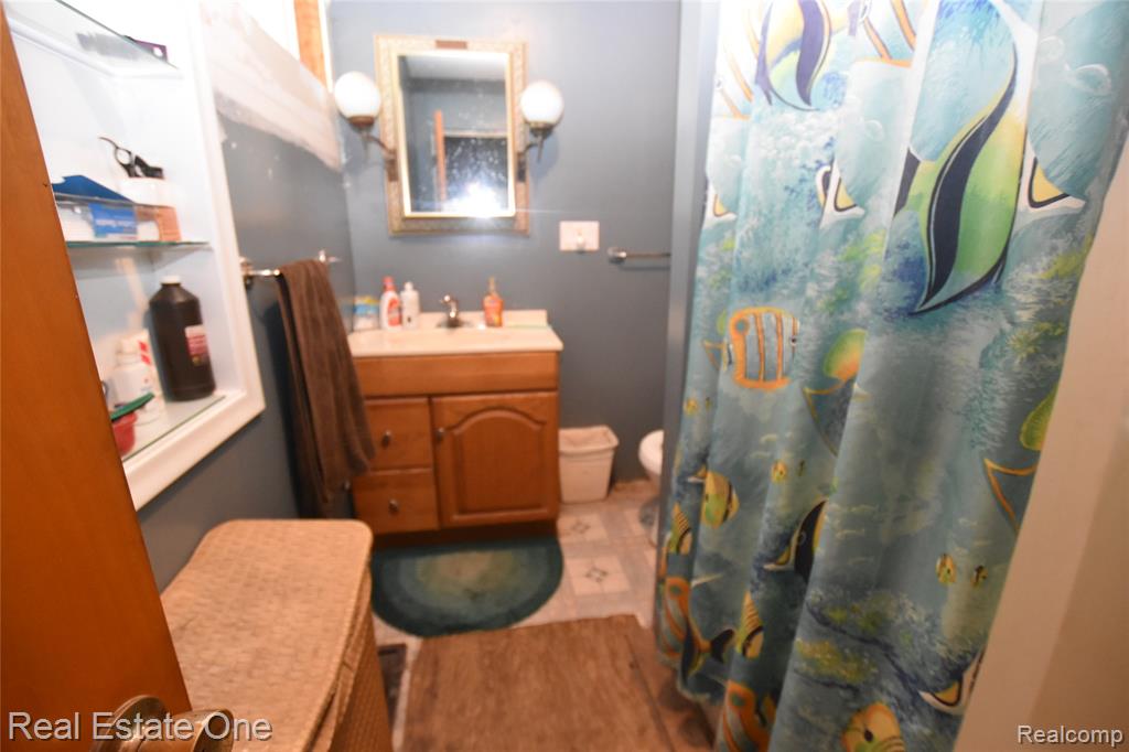 3482 W Maple Road Property Photo 14