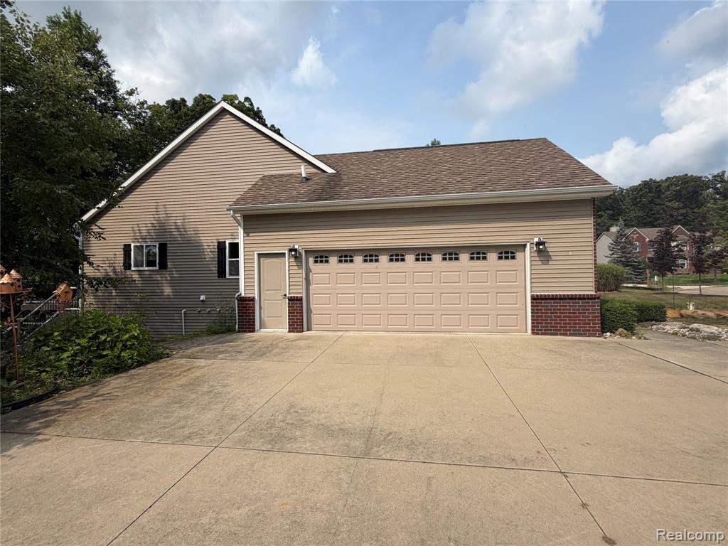 7876 Donegal Court Property Photo 5