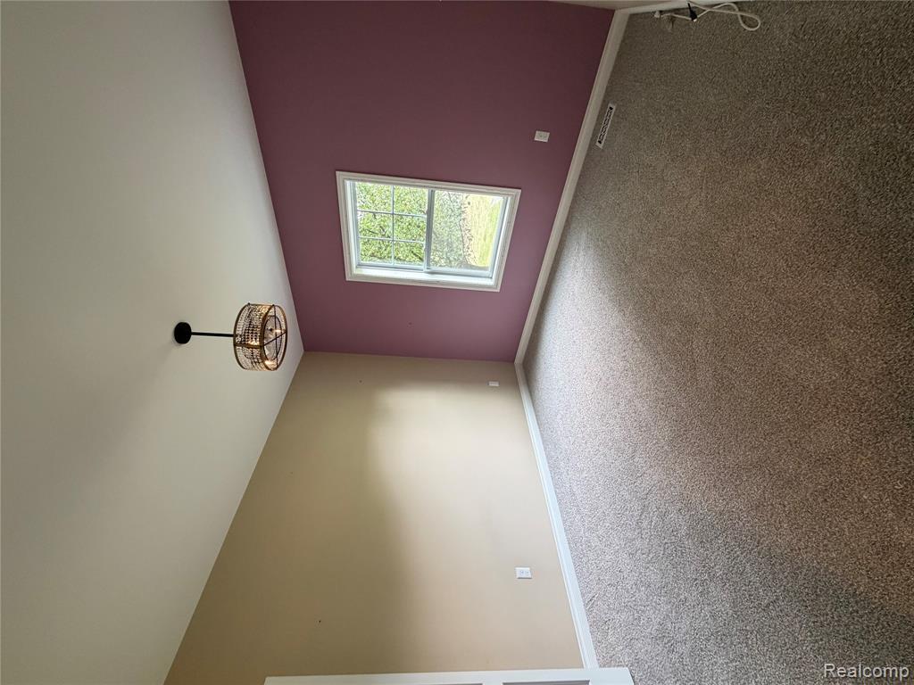 7876 Donegal Court Property Photo 17
