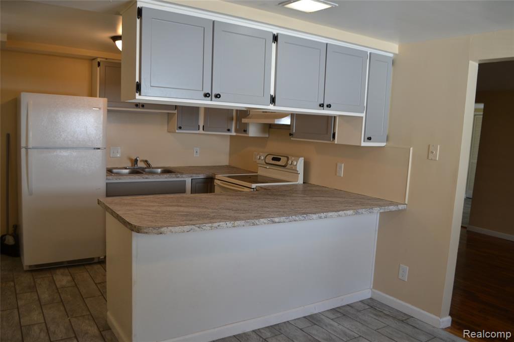 4265 Van Slyke Road Property Photo 10