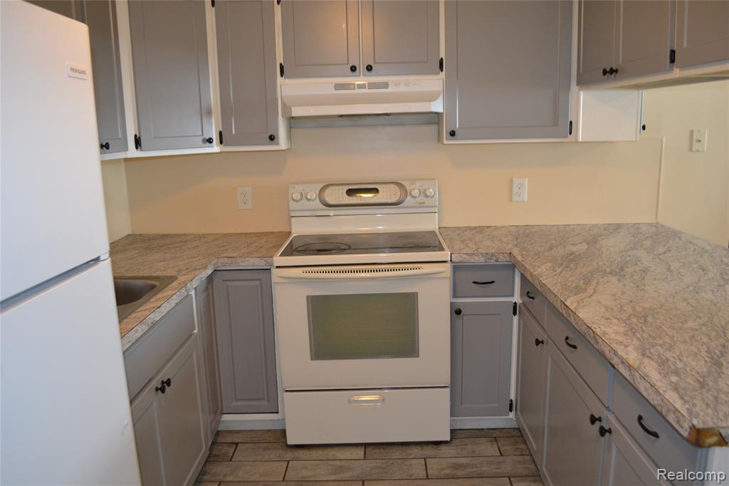 4265 Van Slyke Road Property Photo 11