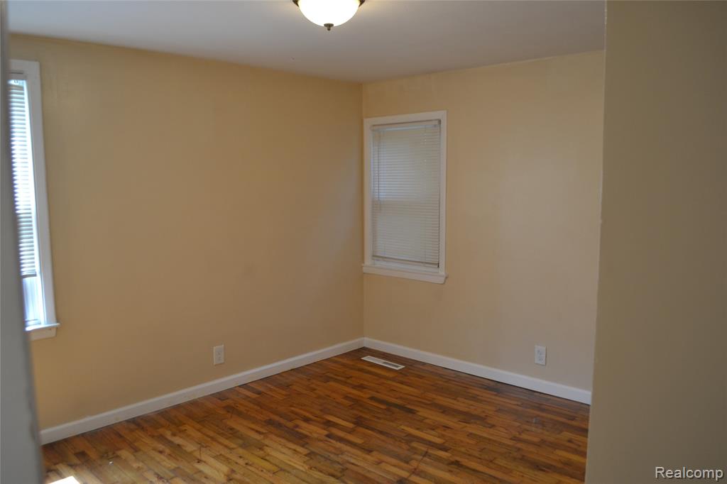 4265 Van Slyke Road Property Photo 14