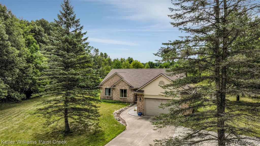 210 Mayfield Property Photo 2