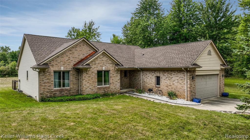 210 Mayfield Property Photo 3