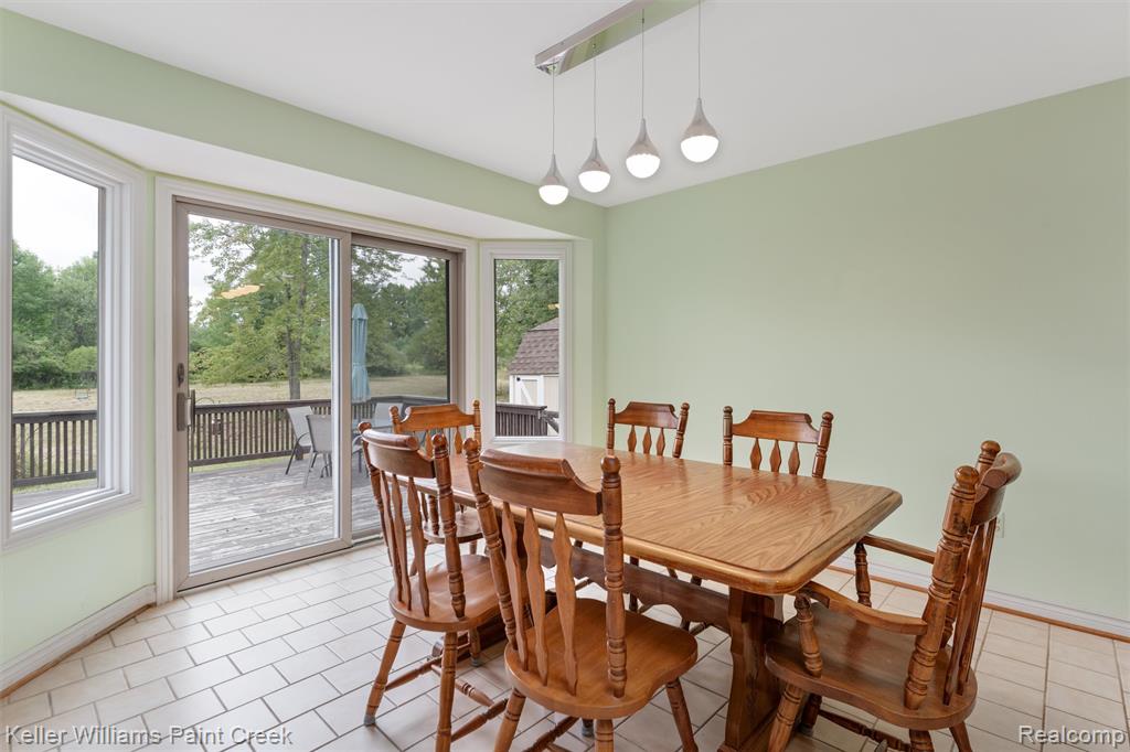 210 Mayfield Property Photo 9