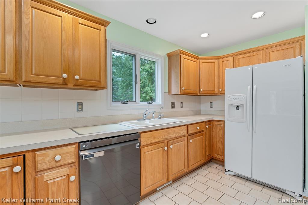 210 Mayfield Property Photo 13