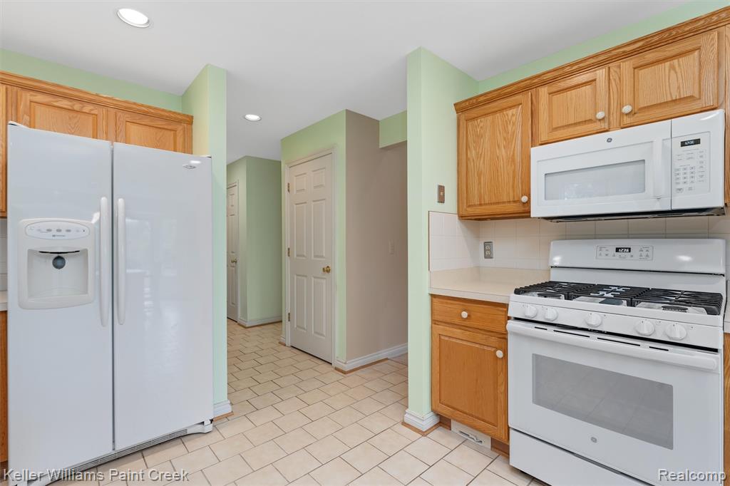 210 Mayfield Property Photo 14