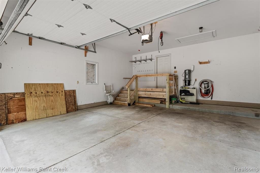210 Mayfield Property Photo 32