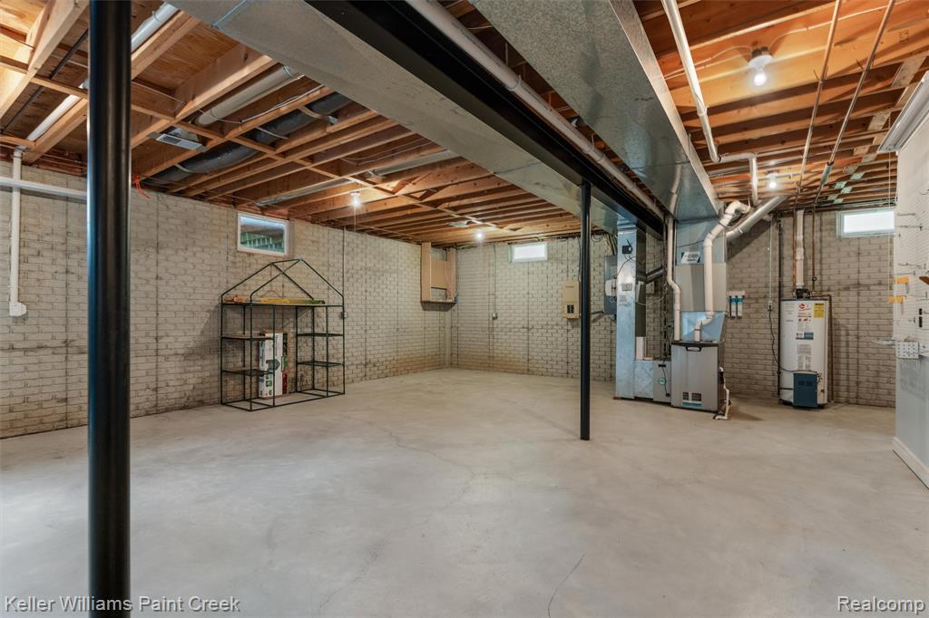 210 Mayfield Property Photo 35