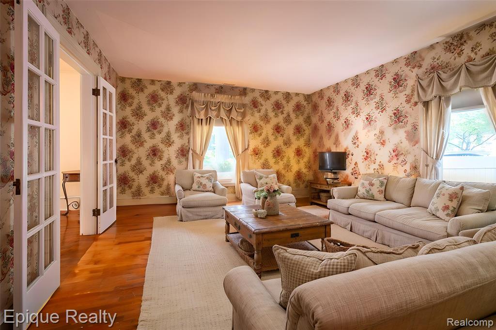 402 N Hickory Street Property Photo 13