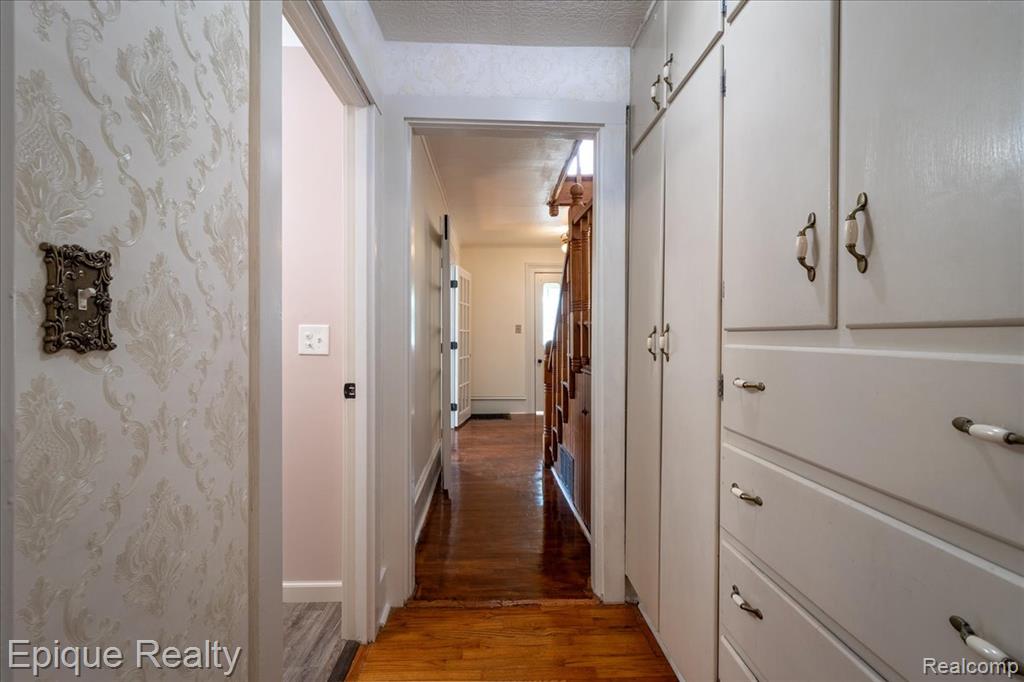 402 N Hickory Street Property Photo 20