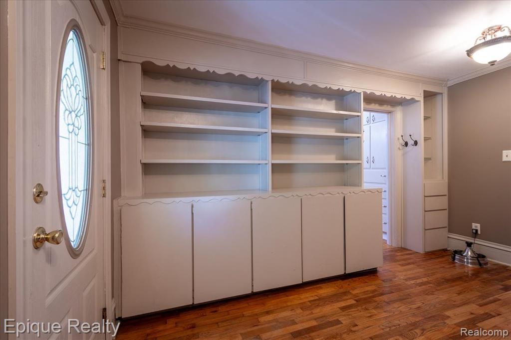 402 N Hickory Street Property Photo 21
