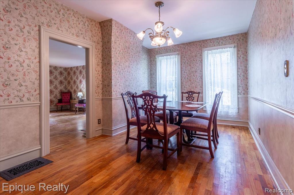 402 N Hickory Street Property Photo 24