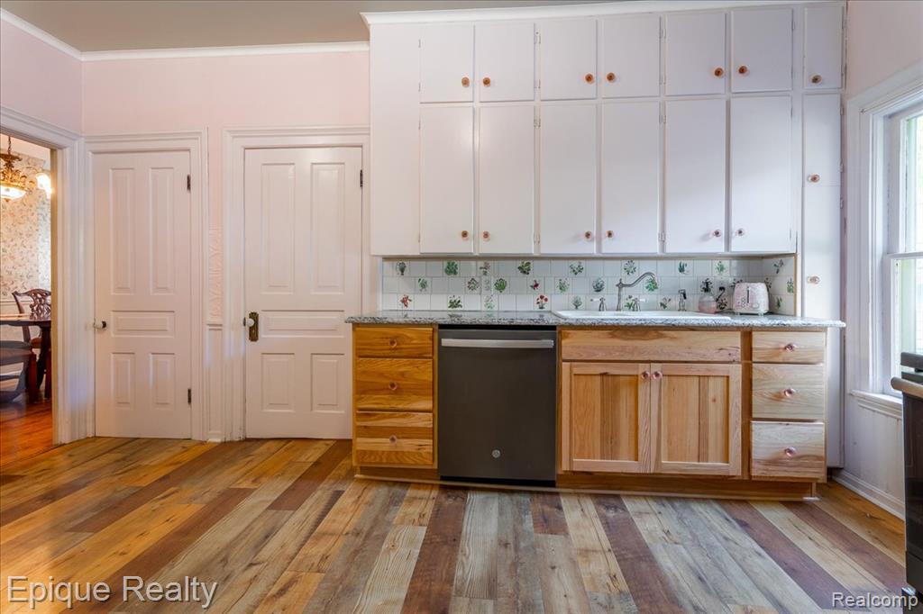 402 N Hickory Street Property Photo 26