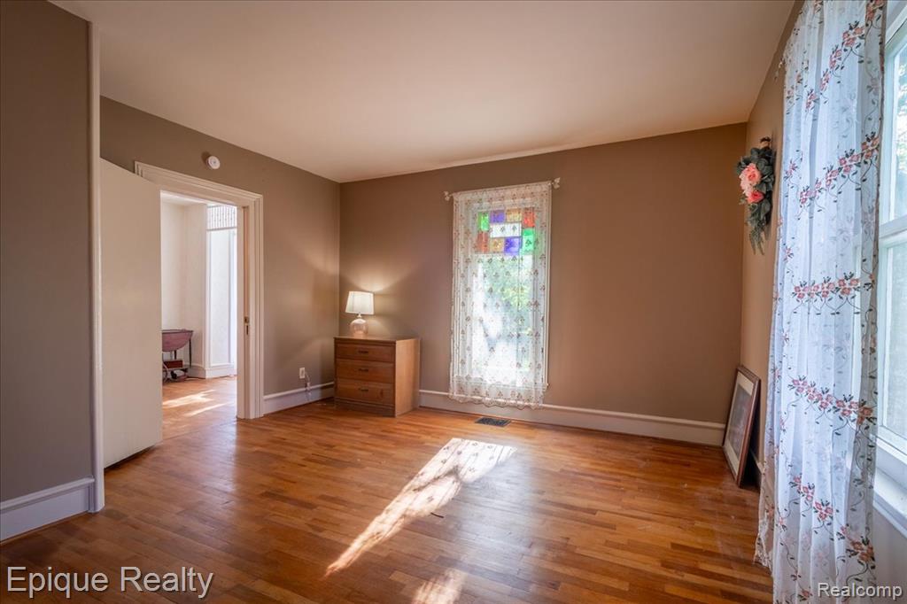 402 N Hickory Street Property Photo 41