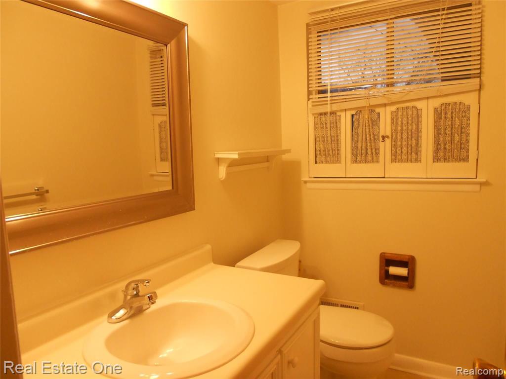 3541 Tothill Drive Property Photo 7