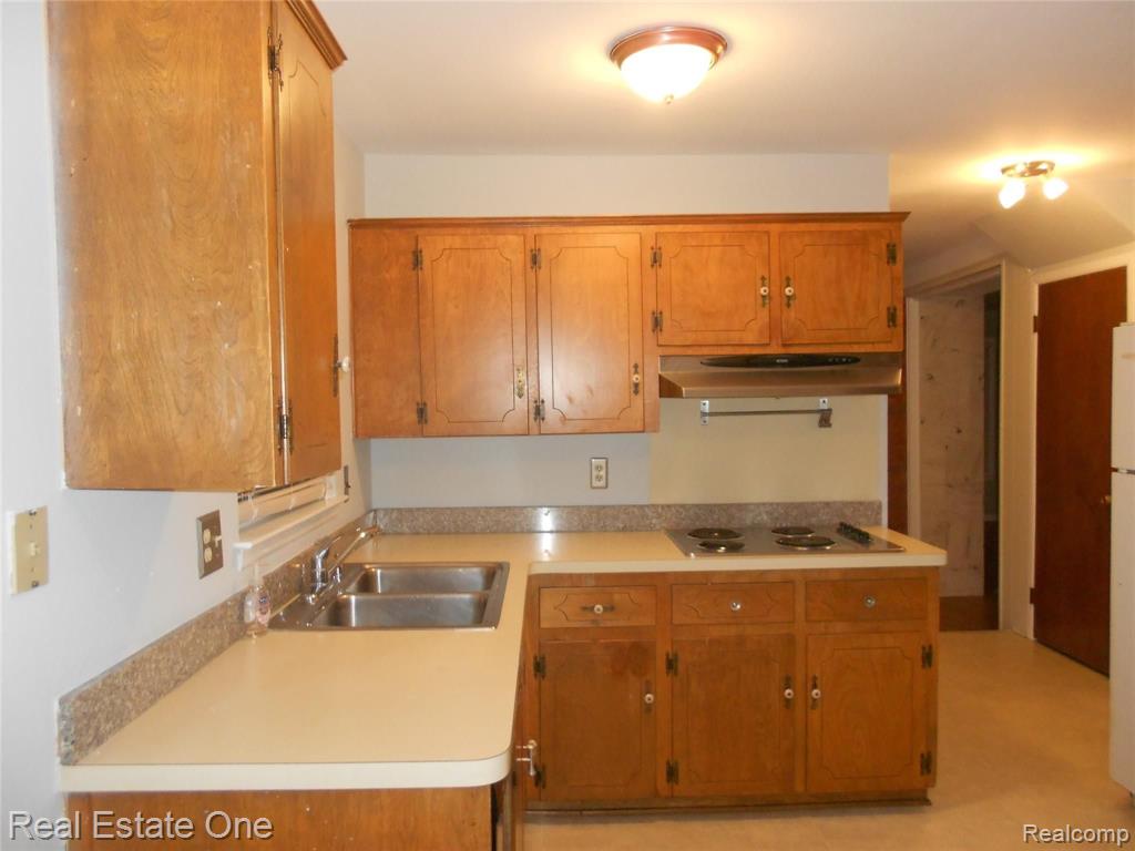 3541 Tothill Drive Property Photo 9