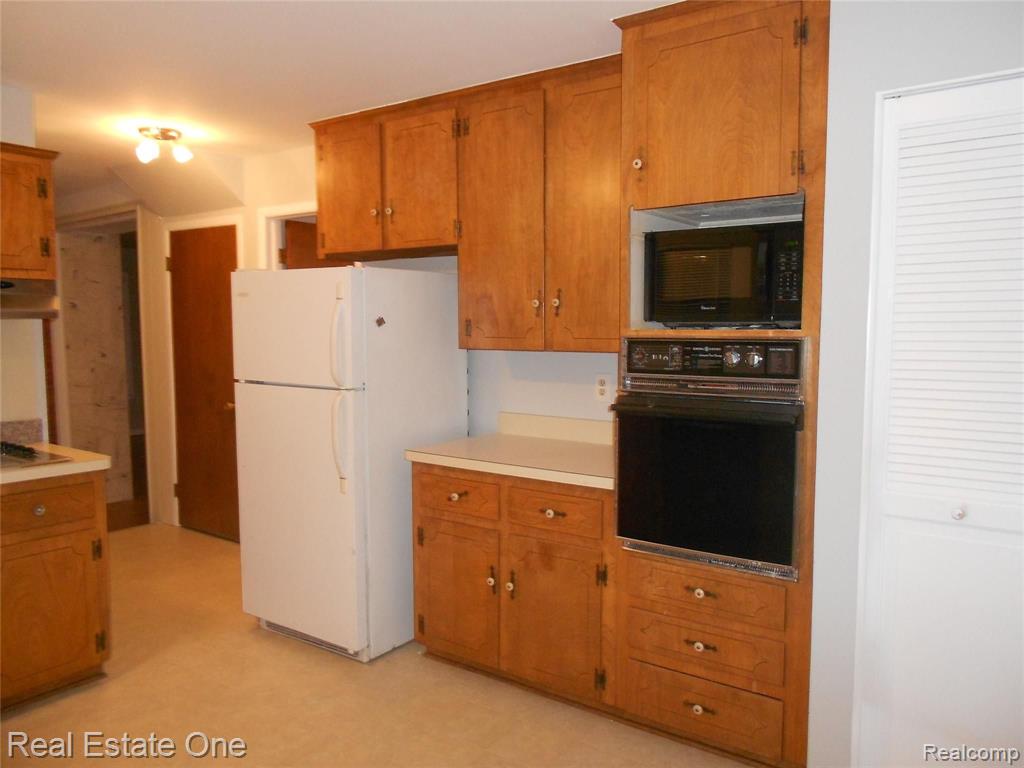 3541 Tothill Drive Property Photo 10