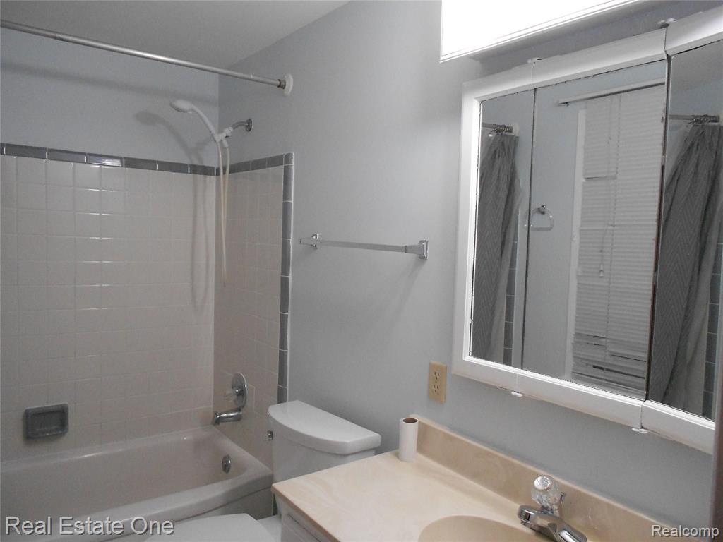 3541 Tothill Drive Property Photo 13