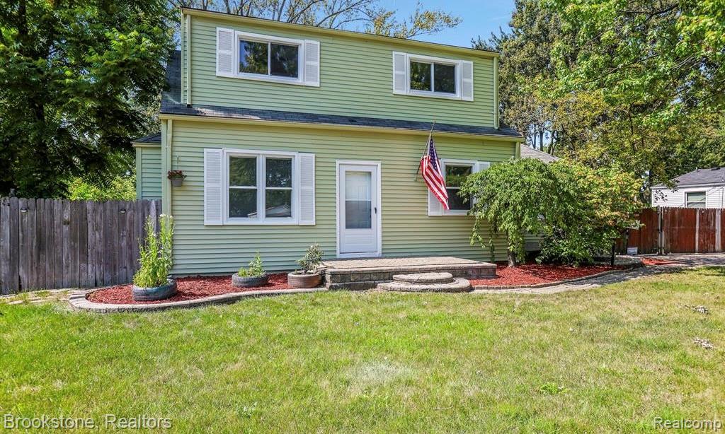 23151 Lawson Avenue Property Photo 2