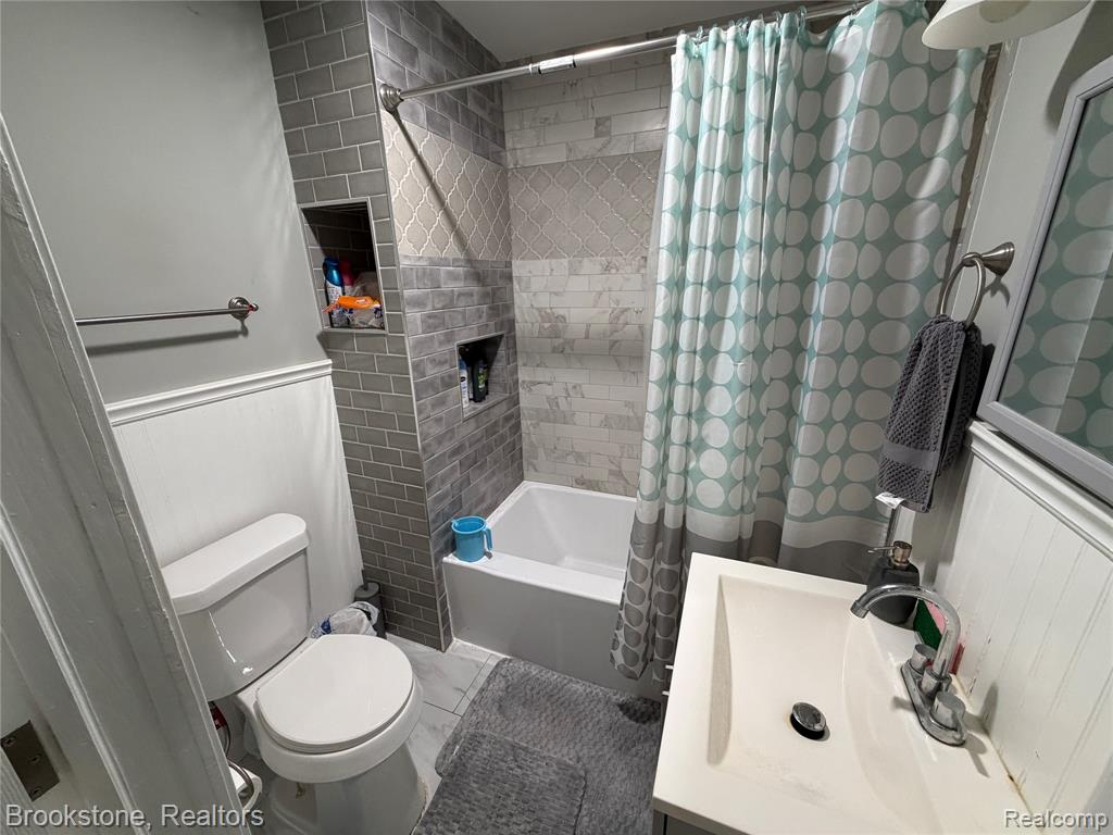 23151 Lawson Avenue Property Photo 10