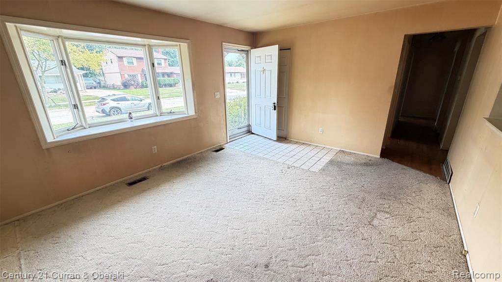38609 Scott Drive Property Photo 4
