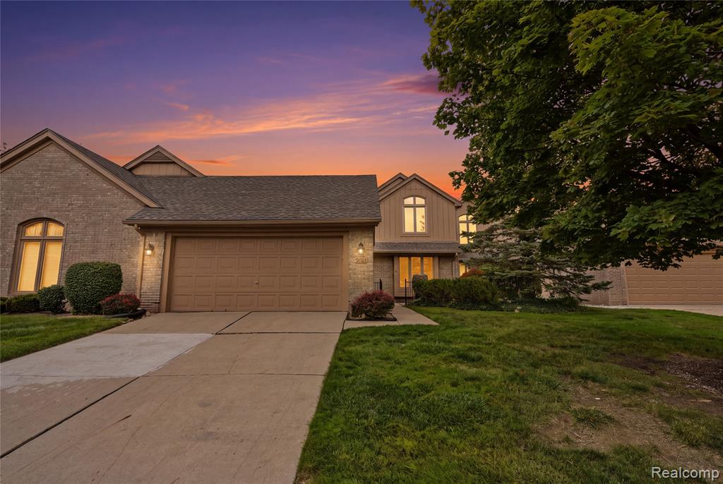 5828 Dawn Ridge Drive Property Photo 1