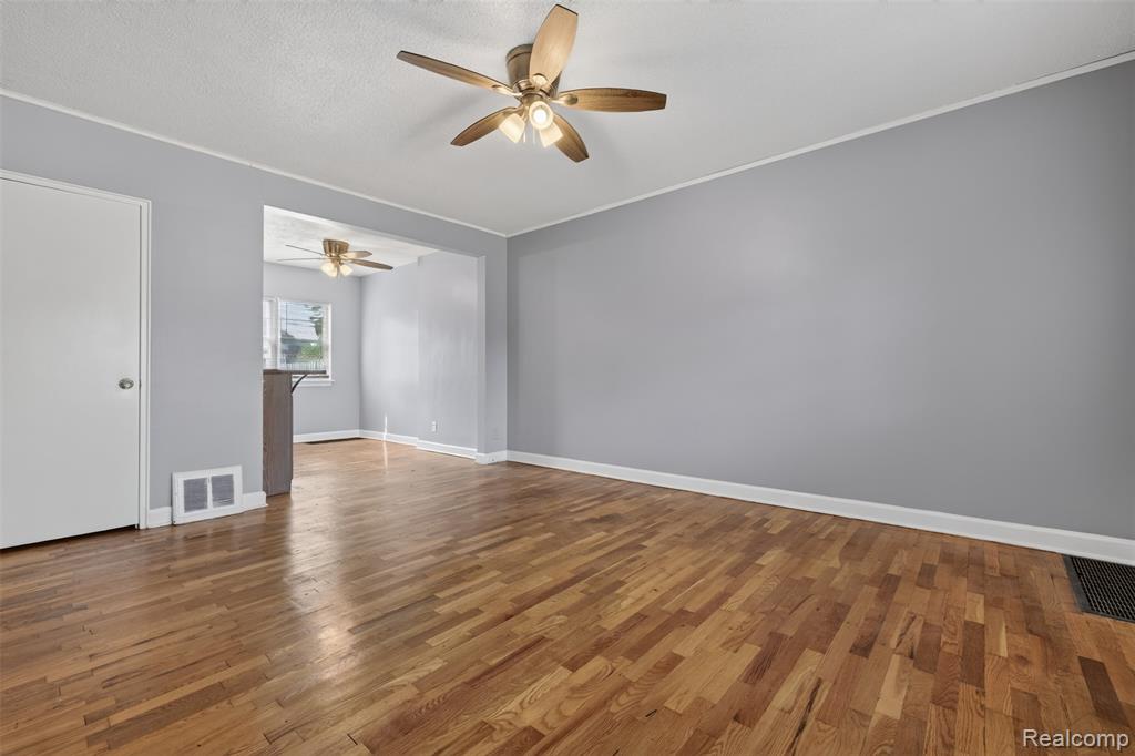 316 Sheffield Avenue Property Photo 8