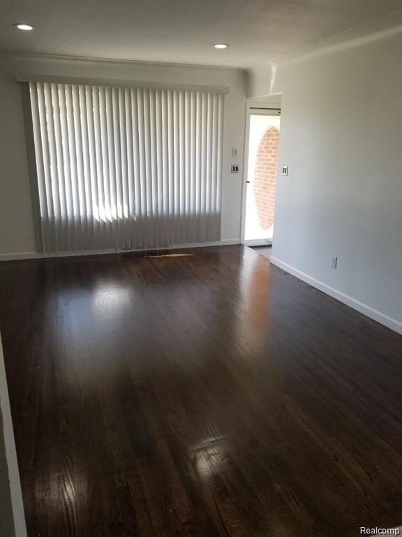 18203 Mott Property Photo 3
