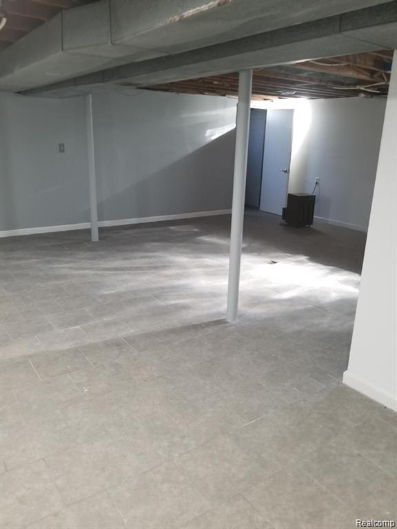 18203 Mott Property Photo 10