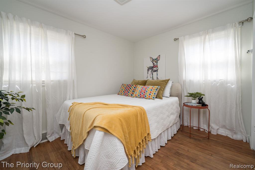 5515 Clinton River Drive Property Photo 6