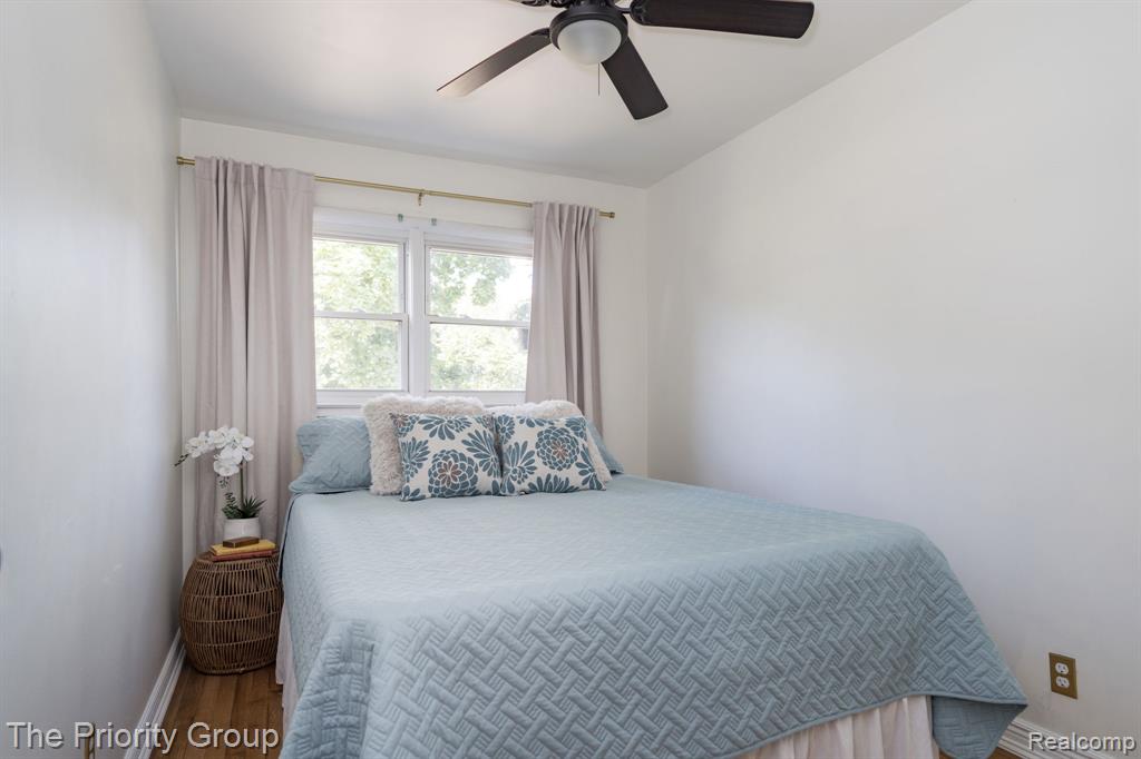5515 Clinton River Drive Property Photo 8