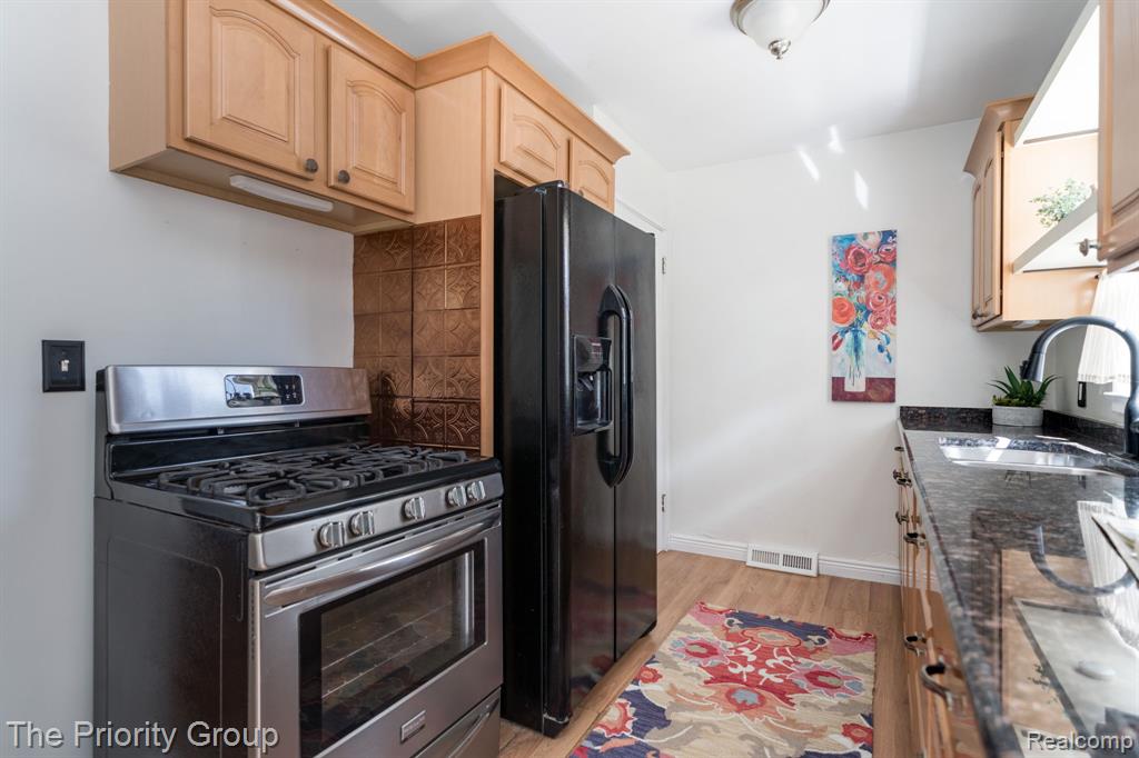 5515 Clinton River Drive Property Photo 18