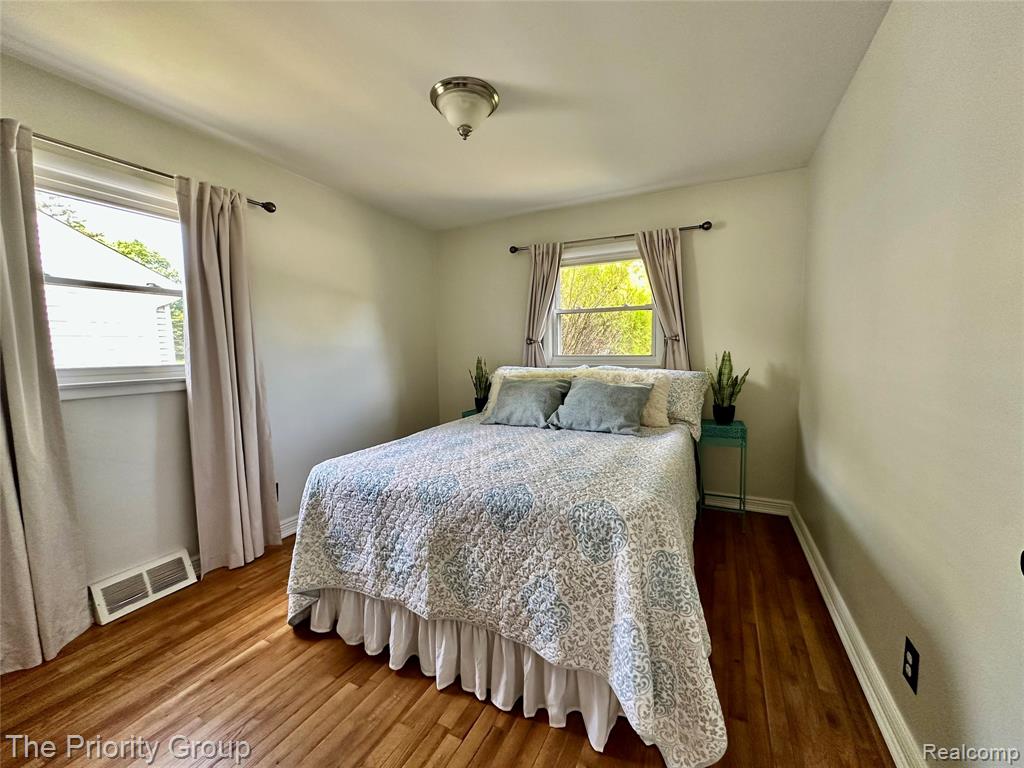 5515 Clinton River Drive Property Photo 21