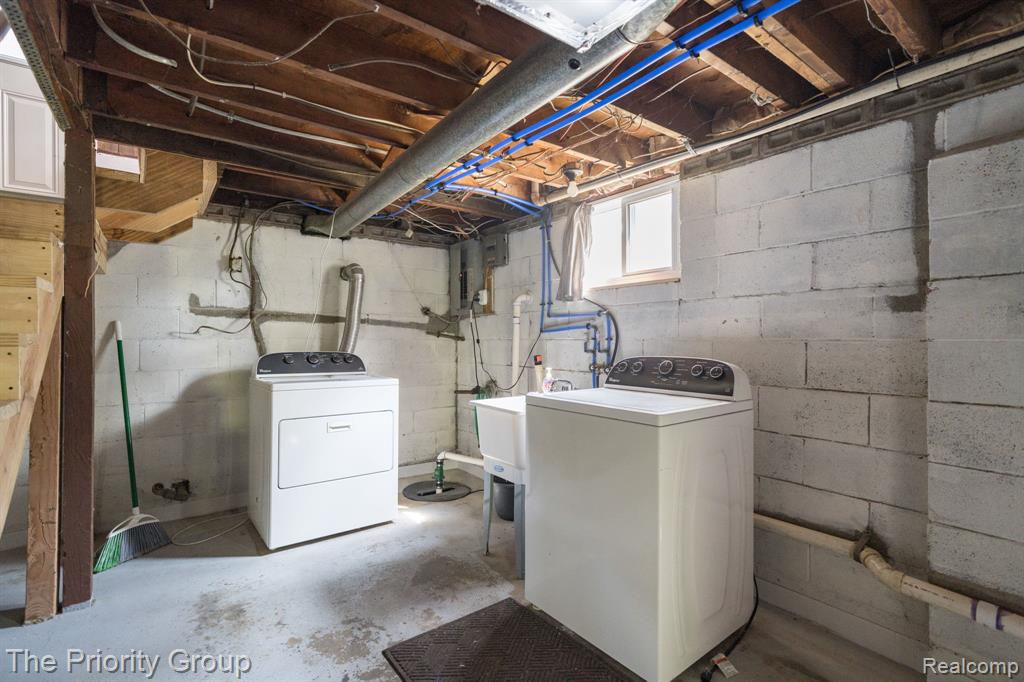 5515 Clinton River Drive Property Photo 25