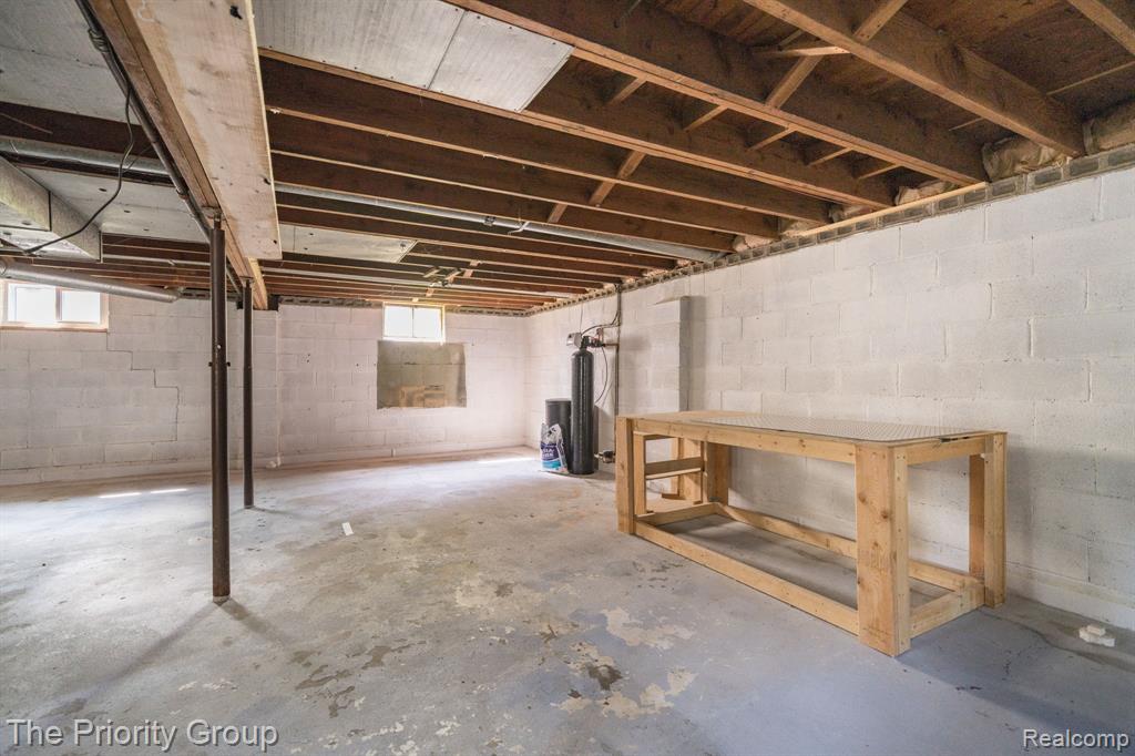 5515 Clinton River Drive Property Photo 26