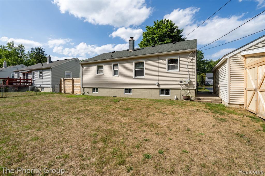 5515 Clinton River Drive Property Photo 28