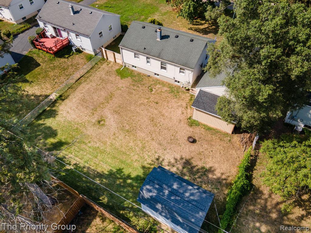 5515 Clinton River Drive Property Photo 32