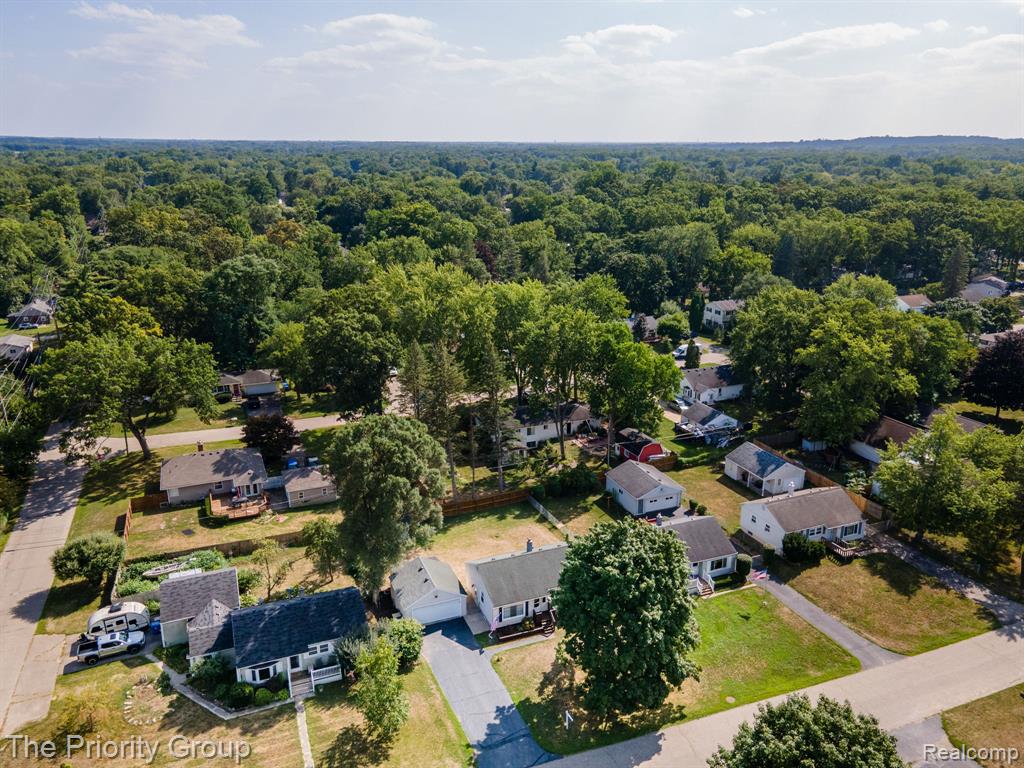 5515 Clinton River Drive Property Photo 33