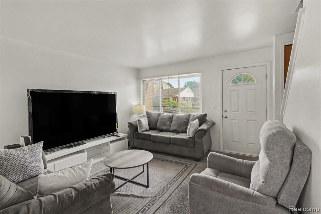 9612 Cornell Property Photo 4