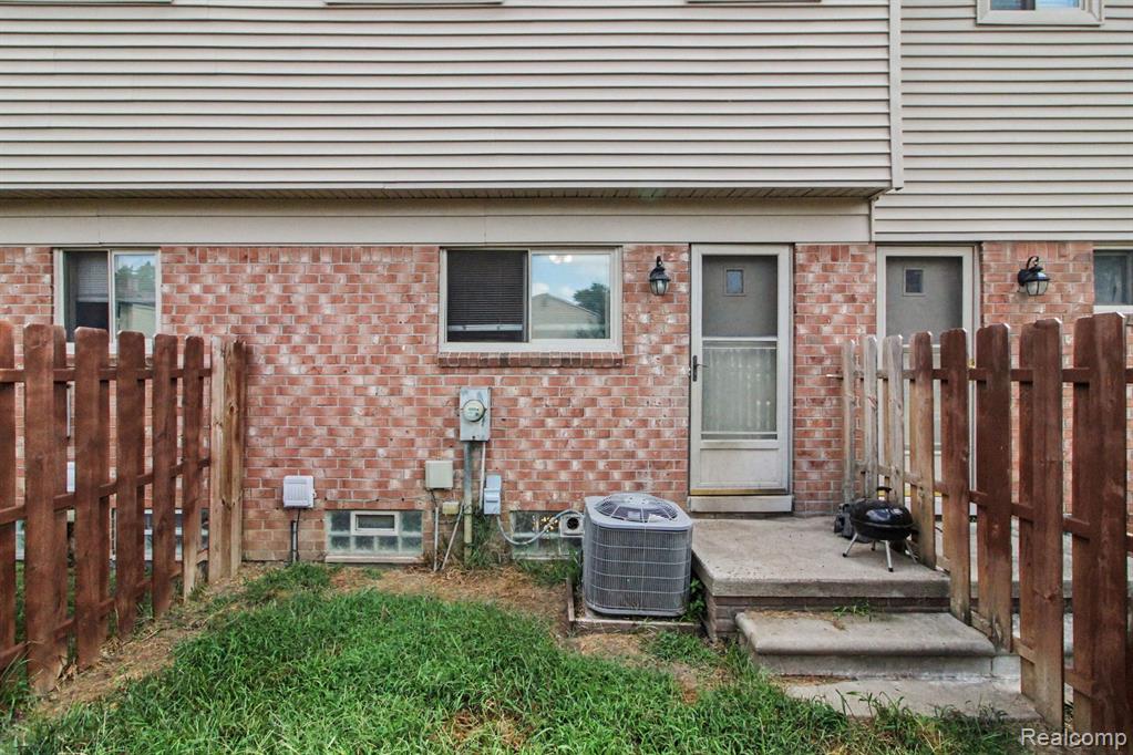 9612 Cornell Property Photo 16