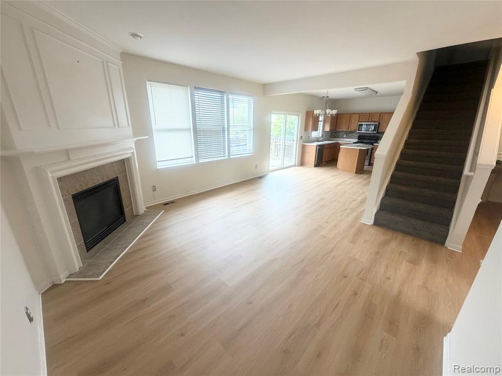7586 Warwick Drive Property Photo 5