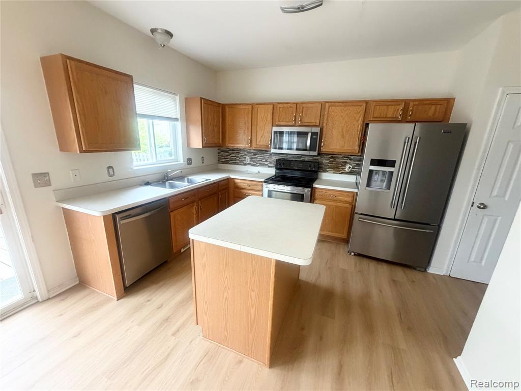 7586 Warwick Drive Property Photo 7