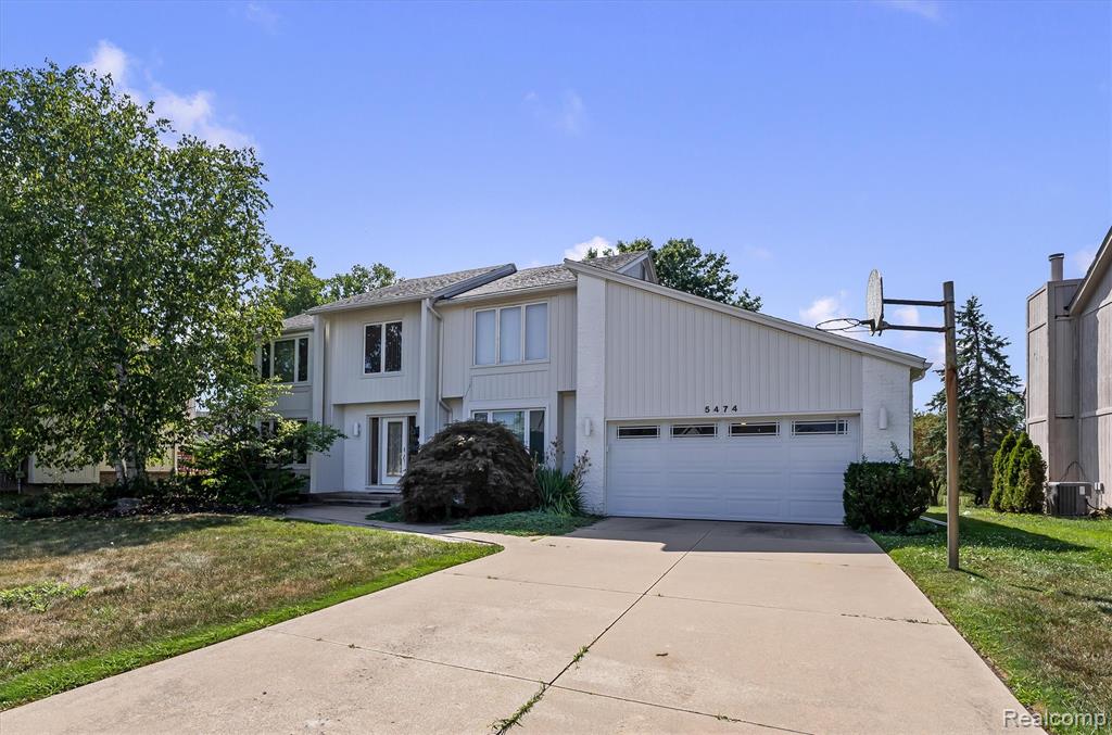 5474 Maple Leaf Court