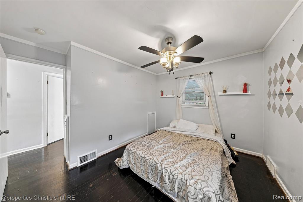 24242 Lexington Avenue Property Photo 10