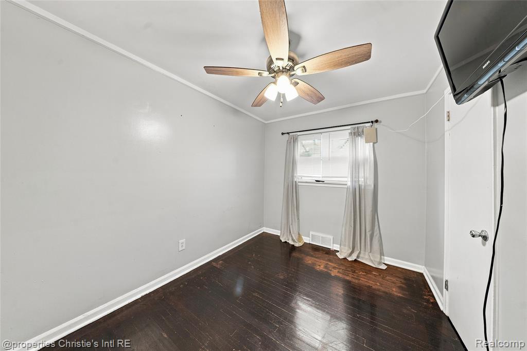 24242 Lexington Avenue Property Photo 11