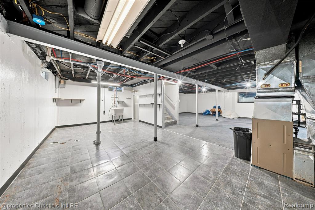 24242 Lexington Avenue Property Photo 16