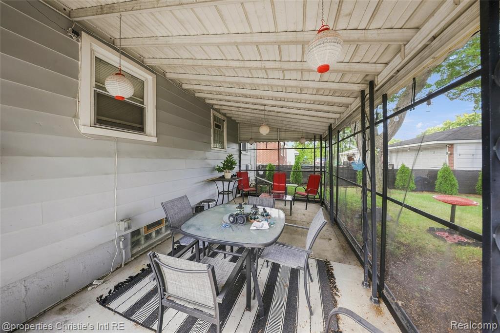 24242 Lexington Avenue Property Photo 21