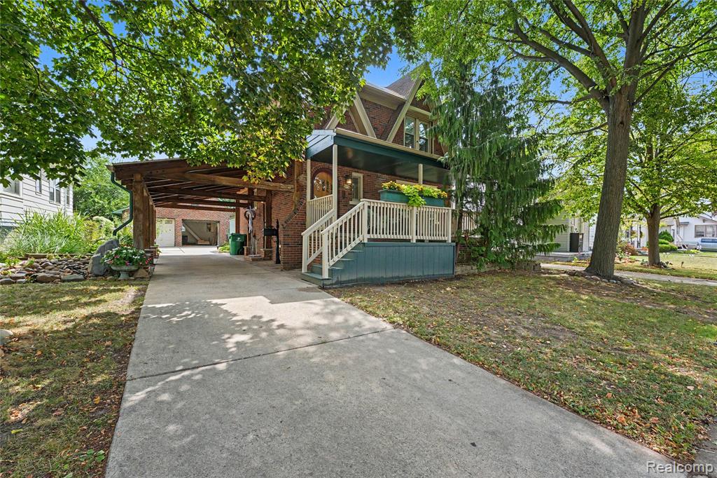 22454 Virginia Avenue Property Photo 1