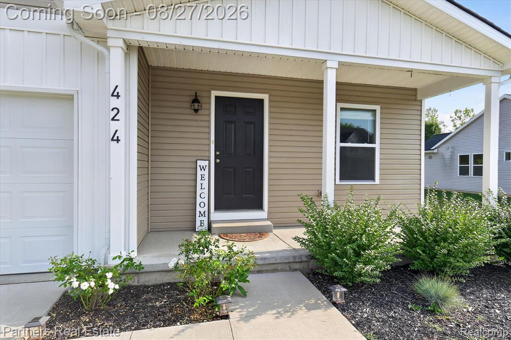 424 Saddlebrook Drive Property Photo 2